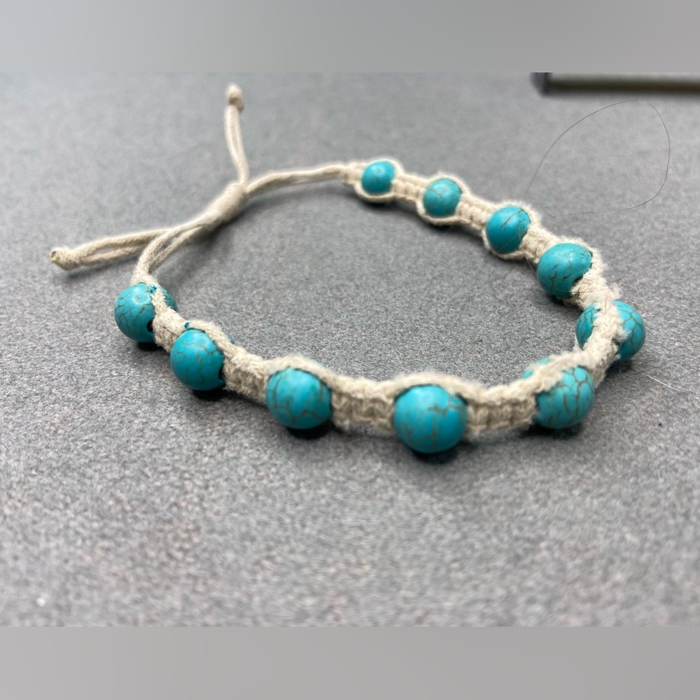 Turquoise Bead and Hemp Macramé Bracelet - Picture 2 of 4